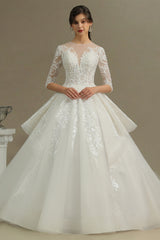 Luxury Ball Gown Crew Neck Floral Lace Tulle Wedding Dresses with Sleeves