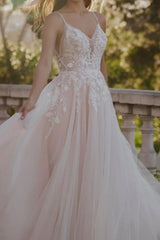 Long A-line V-Neck Spaghetti Straps Sleeveless Lace Tulle Open Back Wedding Dresses