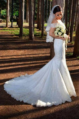 Long Mermaid Off the shoulder Tulle Wedding Dress with Lace Appliques