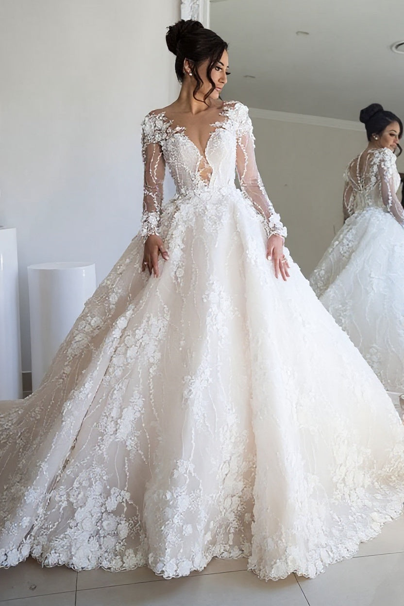 Exquisite Long Ball Gown Sweetheart Tulle Lace Backless Wedding Dress with Sleeves