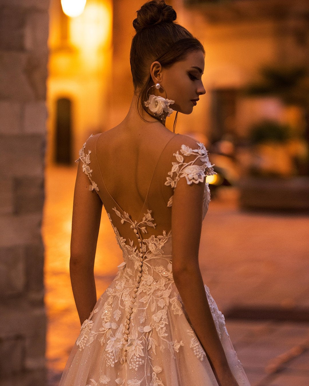 Elegant A-Line Bateau Appliques Lace Backless Floor Length Sequins Wedding Dress