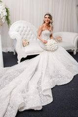 Elegant Long Sweetheart Backless Appliques Lace Floor Length Mermaid Wedding Dress