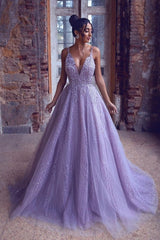 Long A-Line Tulle V-neck Spaghetti Straps Appliques Lace Backless Prom Dress