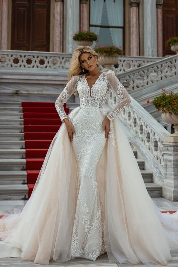 Charming V-neck Mermaid Long Sleeves Tulle Wedding Dress with Appliques